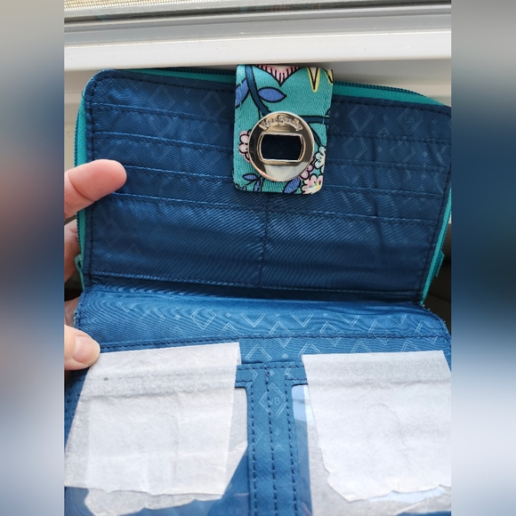 Vera Bradley Turnlock Wallet NWT - Picture 4 of 7